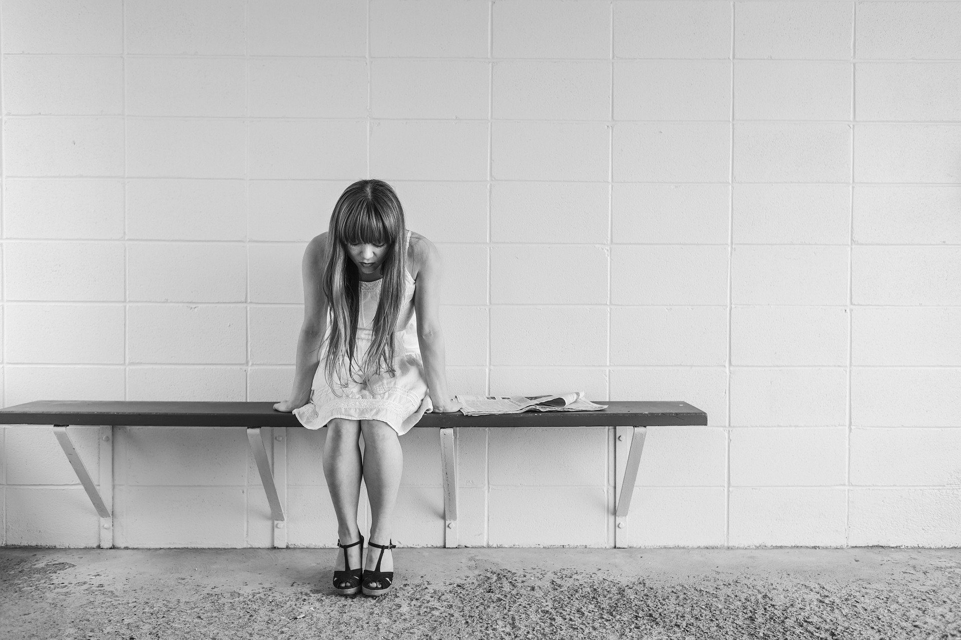 worried-girl-413690_1920-2
